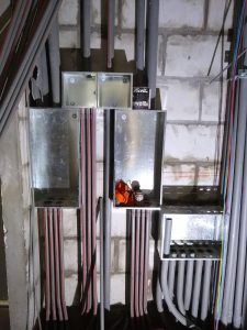 Armado de montante electrica